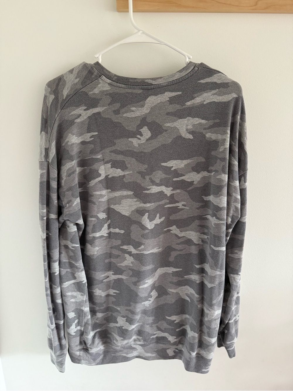 Athleta Women's Studio to Street Sweatshirt MT Gray Camo Pullover - Picture 6 of 6